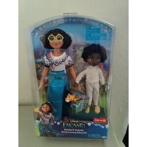 Encanto Disney Mirabel & Antonio Gift Ceremony Story Set Collection